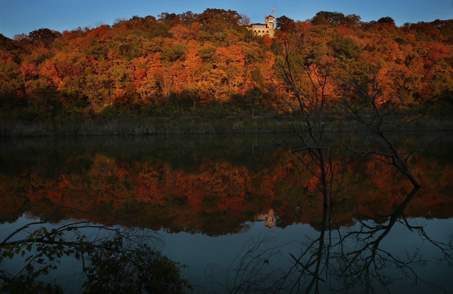 Season of color bursts into fall